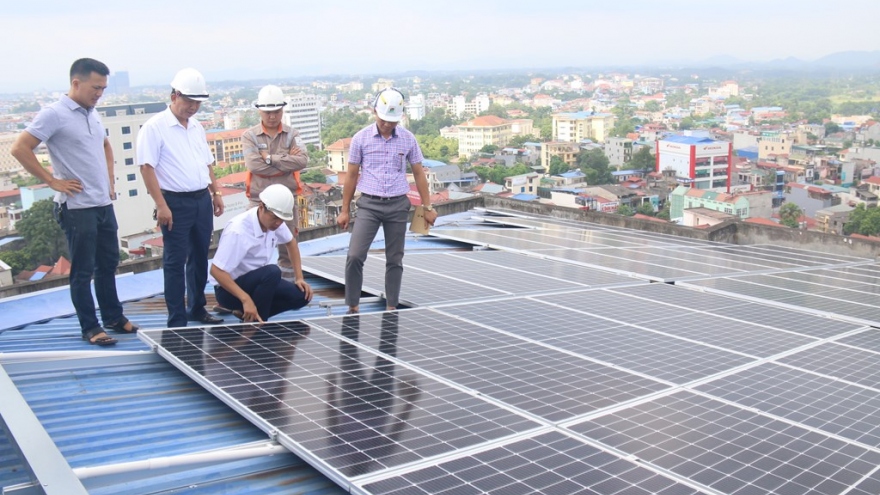 Ngành năng lượng, CNTT nhu cầu tuyển dụng cao, nhân sự dệt may lo thất nghiệp